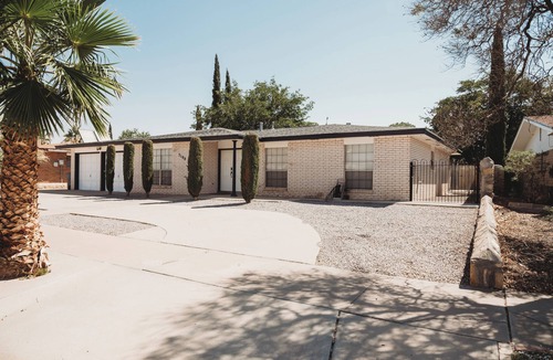 Pebble Hills Park House | Comfy Casita, centrally located, pool, game room, sleeps 10!