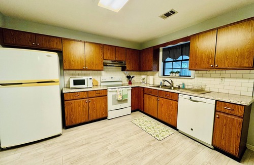 Warner Robins House | Comfy, Pet-Friendly Home close to Robins AF