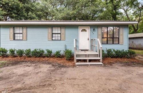 Saint Elmo House | Comfy Quiet Cottage on Argyle