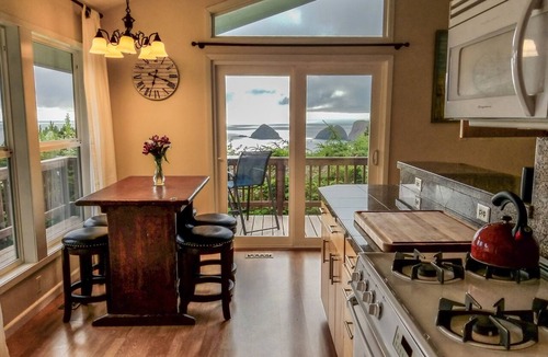 Oceanside House | Commanding Ocean view!