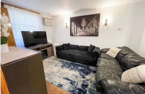 Bridgeport Apartment | Compact Studio with AC and free street parking