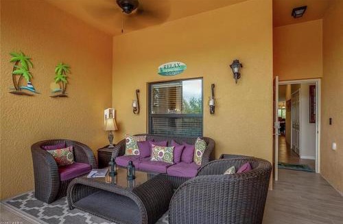 Cypress Lake Apartment | Condo Near the Beach