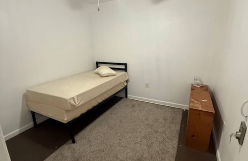 Joppa House | CONTRACTORS DREAM! 8 dorm style rooms in a peaceful location