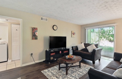 Athens Condo | Convenient Athens Condo w/ Patio ~ 3 Mi to UGA!