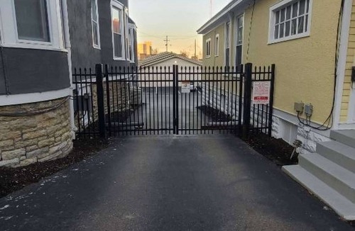 Walnut Hills Apartment | Cool and Modern 3rd Floor 2-Bedroom Walk-up