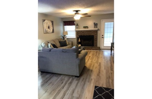 Warner Robins House | Coolest Pet Friendly Townhouse In Warner Robins