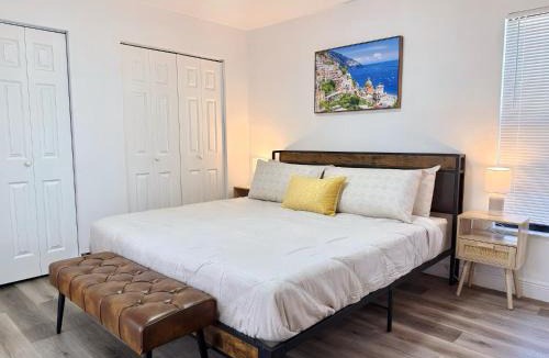 Caloosahatchee Apartment | Coral Breeze Escape