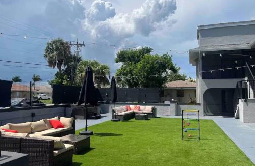 Caloosahatchee Apartment | Coral Breeze Escape