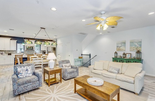 Ono Island House | Corner Townhouse in Lost Key | Pet Friendly |Garage | Private Beach Club | 2 Pools | Fitness Center