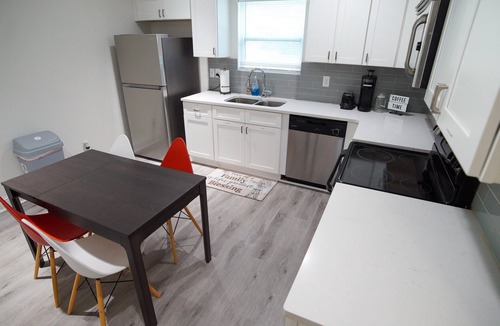 Atlanta House | Corporate Ready 2BR Bungalow | W/D Workspace Wi-Fi Long Stay