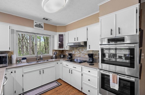 Rocky Grove House | Cosby Mountain Lodge minutes from Gatlinburg
