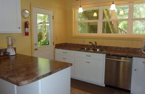 Jekyll Island House | Cottage By The Sea - Unit A 3 bedrooms, 2 bathrooms