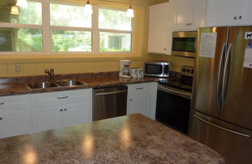 Jekyll Island House | Cottage By The Sea - Unit A 3 bedrooms, 2 bathrooms