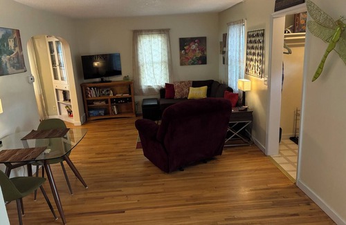 Faribault House | Cottage cozy 3bdrm, 1.5 baths in soothing Faribault nestled on the East side.