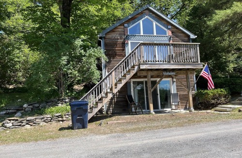 Bomoseen House | Cottage on east side of Lake Bomoseen, on-site boat slip included