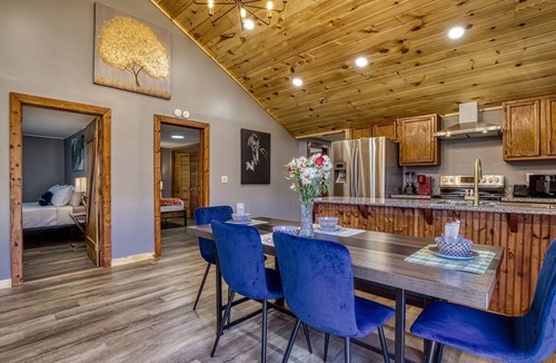 Kodak Cabin | Country Cabin Fence Area for Dogs Hot Tub Games