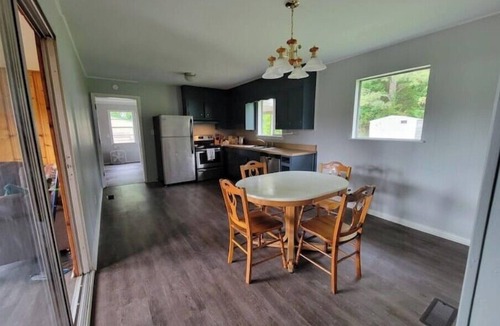 Laceys Spring House | Country Home near City, 3 bedroom, sleeps up to 10
