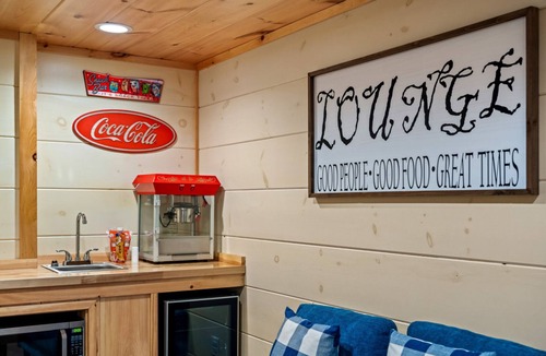 Sevierville Cabin | Countryside Comfort By Ghosal Luxury Lodging