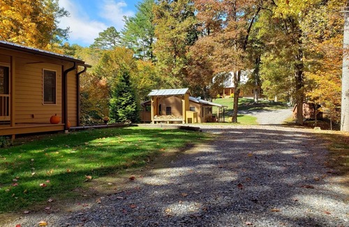 Hot Springs Cabin | Couples getaway w/king bed, Wi-Fi, & outdoor Hot Tub in WNC Mountains