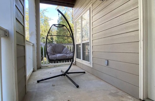 Greenbriar Apartment | Couples Staycation