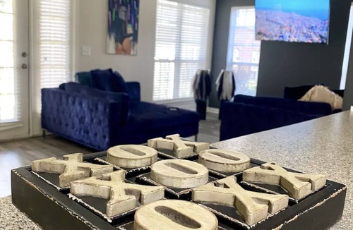 Greenbriar Apartment | Couples Staycation