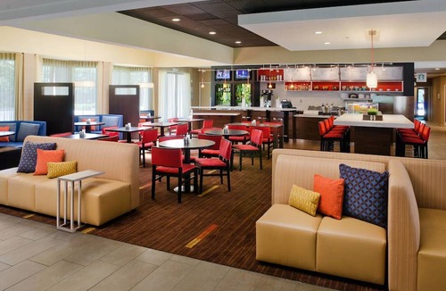 Huntsville Hotel | Courtyard by Marriott Huntsville University Drive