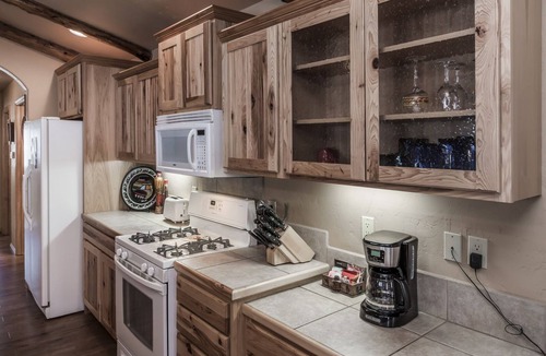 Ruidoso Cabin | Cowboy Cabin | Hot Tub, Grill, Wood-Burning Stove
