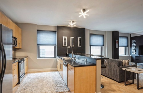 Court Avenue Entertainment District Condo | Cozy 1-bedroom condo in the heart of Des Moines