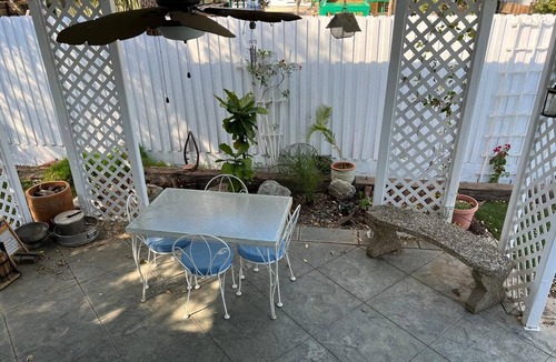 Simi Valley House | Cozy 1-bedroom house in historic Knolls Neighborhood in Simi Vallehy