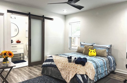 Sylvan Hills House | Cozy 1 bedroom house in beautiful Atlanta with AC and fitness room