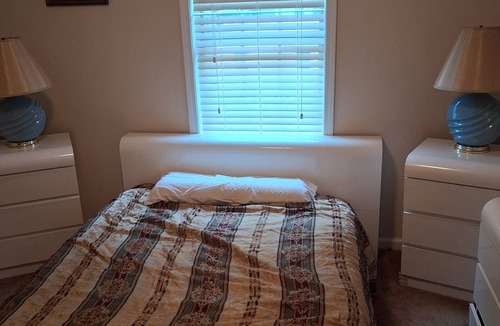 Jonesboro House | Cozy 1-bedroom house in perfect Jonesboro with AC, pool, yard, quiet & security