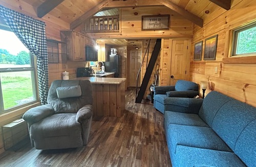 Altamont Cabin | Cozy 1 BR cabin 100 feet from the Linville River near Newland, NC.