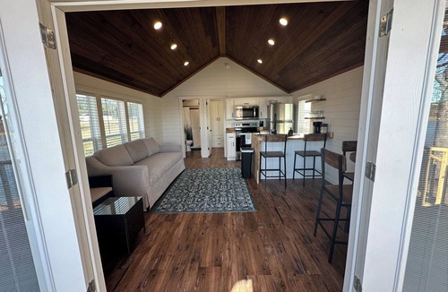 Cullman Cabin | Cozy 101 Cabin 1 bdrm on Smith Lake Located beside Smith Lake Park Boat Ramp