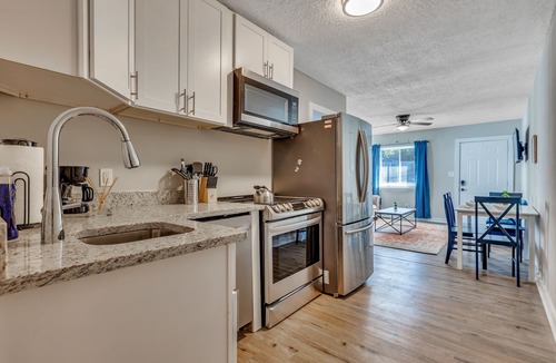 East Point House | Cozy 1BR Near Airport & Stadium