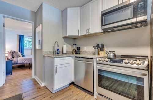 East Point House | Cozy 1BR Near Airport & Stadium