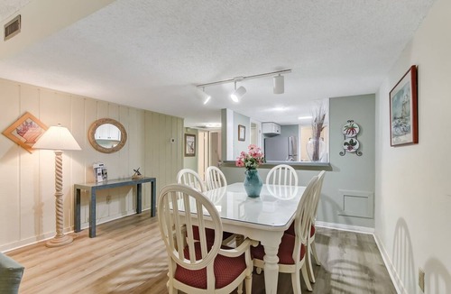 Fernandina Beach Condo | Cozy 2 bed/2 bath, Steps to The Beach, 2021 Beachwood