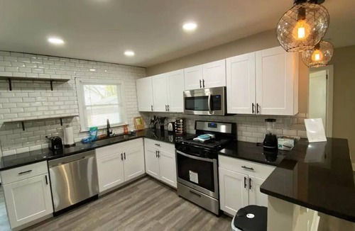 Marietta House | ✶ Cozy 2 Bedroom 1 Bath Entire House ✶