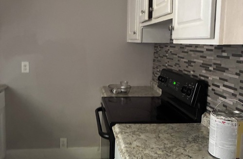 East Point House | Cozy 2-bedroom house just 12 min from the airport and a 2 min drive to Walmart