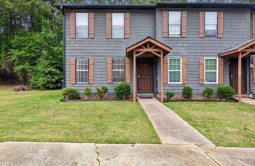 Jonesboro House | Cozy 2-bedroom townhome in Jonesboro, GA