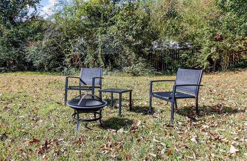 Church Street House | Cozy 3-bedroom house in Atlanta right by the airport Home away from home
