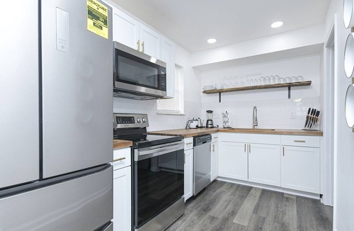 Union City House | Cozy 3BR Townhouse Minutes from Downtown & Airport