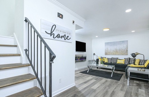 Union City House | Cozy 3BR Townhouse Minutes from Downtown & Airport