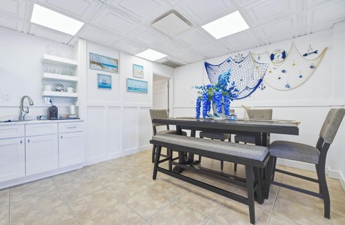 Port Richey Apartment | Cozy 6PPL Waterfront Cabin: BBQ, Firepit & Fishing