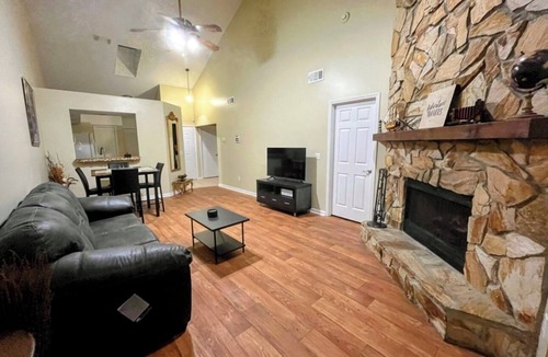 Arlington House | Cozy and serene house w/office space. Pet-Friendly!