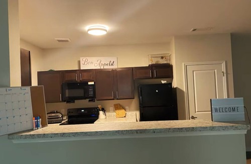 Union City Apartment | Cozy apartment in Comfy Stay by ATL Airport + Pool Access.