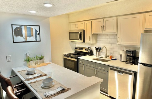 Huntsville Apartment | Cozy apartment in delightful Huntsville with Queen bed