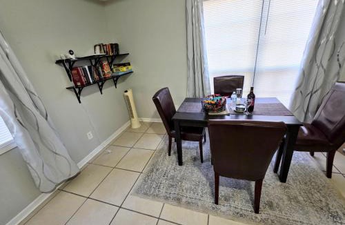 Church Street Apartment | Cozy Atlanta home, near Airport, WiFi, Parking & EV