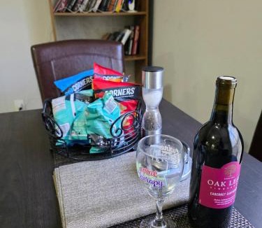 Church Street Apartment | Cozy Atlanta home, near Airport, WiFi, Parking & EV