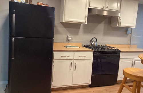 Powder Springs Apartment | Cozy basement apartment.