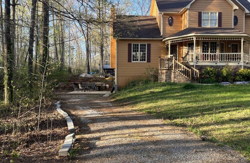Powder Springs Apartment | Cozy basement apartment.